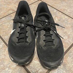 Nike Black and White shoes. need to be cleaned!